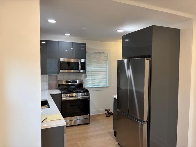7351 S Whipple Street, Chicago, IL 60629
