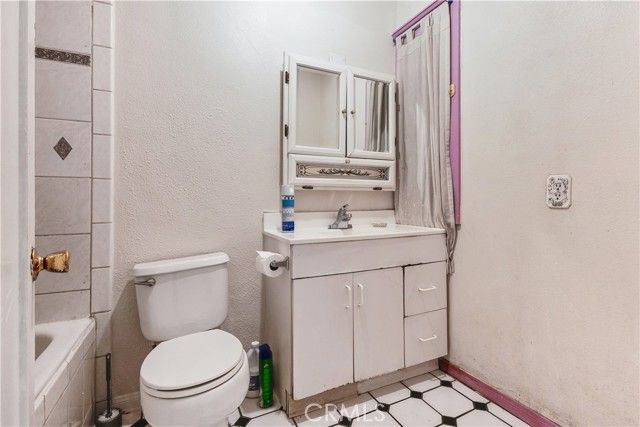 406 N Rampart Boulevard, Los Angeles, CA 90026