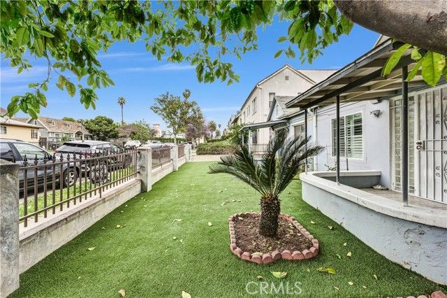 406 N Rampart Boulevard, Los Angeles, CA 90026