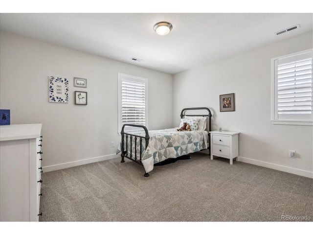 9555 Williamsburg St, Littleton, CO 80125