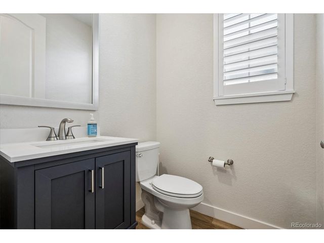 9555 Williamsburg St, Littleton, CO 80125