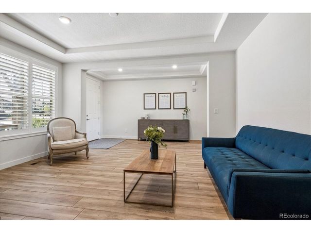 9555 Williamsburg St, Littleton, CO 80125