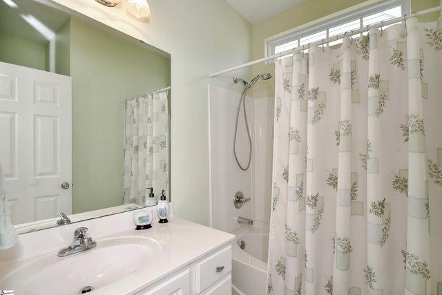 120 Ledgewood Way, Easley, SC 29642