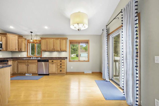 749 Westlawn Drive, Cottage Grove, WI 53527
