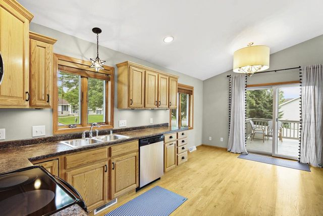 749 Westlawn Drive, Cottage Grove, WI 53527