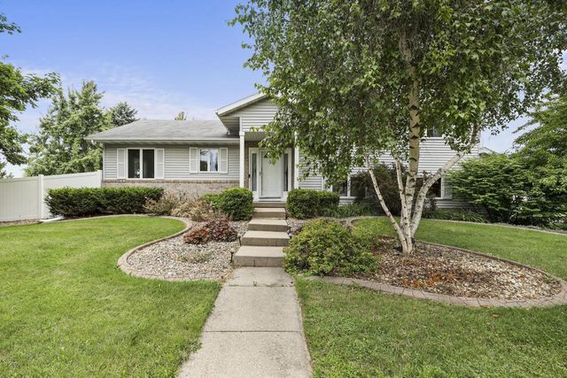 749 Westlawn Drive, Cottage Grove, WI 53527