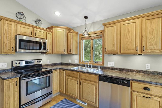 749 Westlawn Drive, Cottage Grove, WI 53527