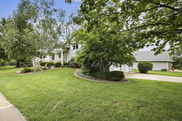 749 Westlawn Drive, Cottage Grove, WI 53527