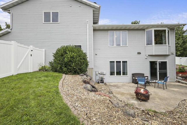 749 Westlawn Drive, Cottage Grove, WI 53527