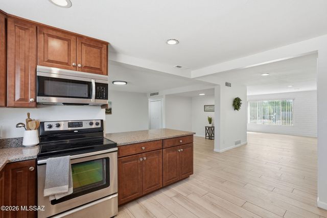 3331 N Camino Los Brazos, Tucson, AZ 85750