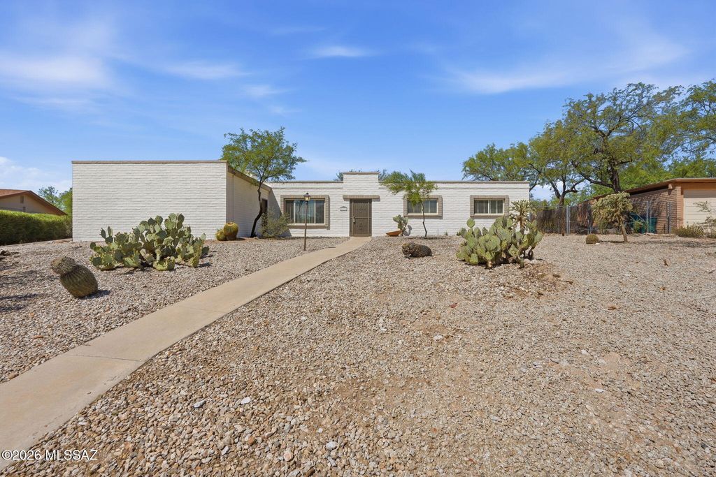 3331 N Camino Los Brazos, Tucson, AZ 85750
