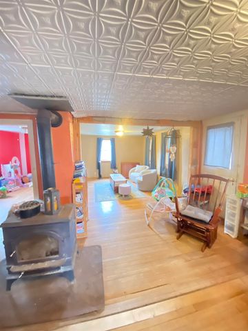 136 Store Hill Road, Bethel, VT 05032