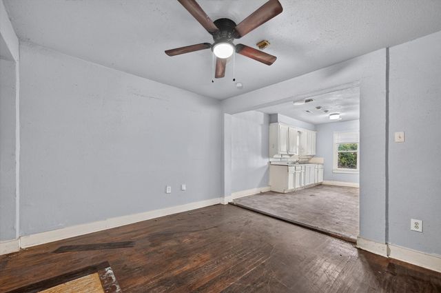 2813 E E. Rosedale Street, Fort Worth, TX 76105