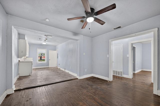 2813 E E. Rosedale Street, Fort Worth, TX 76105