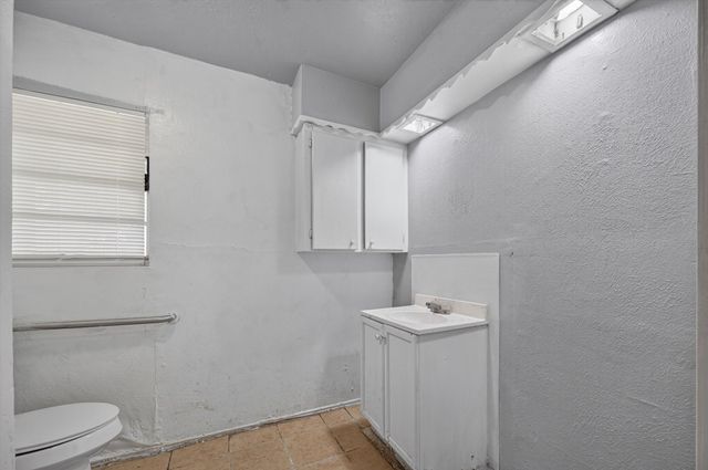 2813 E E. Rosedale Street, Fort Worth, TX 76105