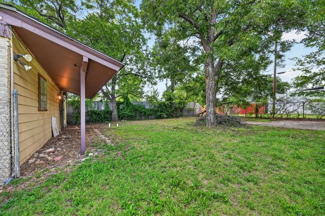 2813 E E. Rosedale Street, Fort Worth, TX 76105