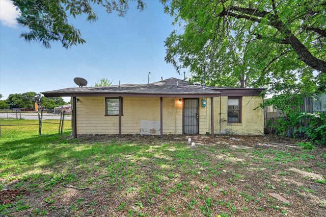 2813 E E. Rosedale Street, Fort Worth, TX 76105