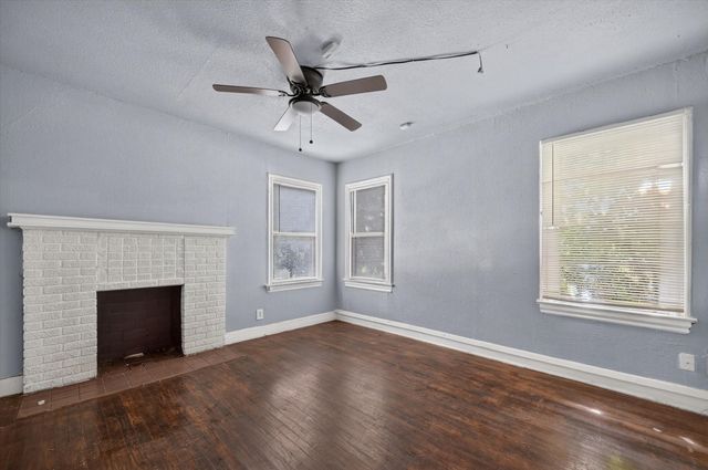 2813 E E. Rosedale Street, Fort Worth, TX 76105