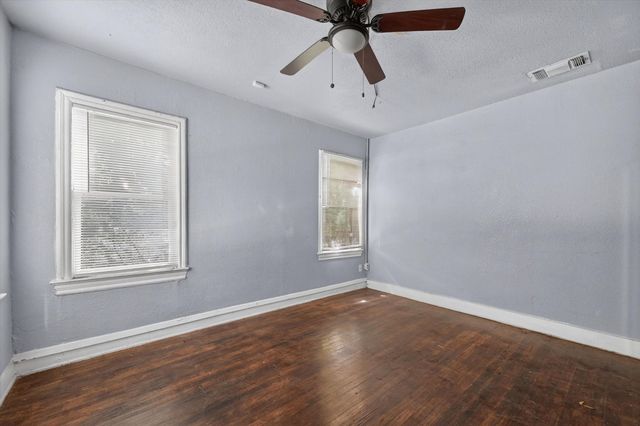 2813 E E. Rosedale Street, Fort Worth, TX 76105