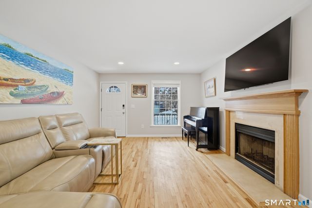 7 Dora Street 7, Stamford, CT 06902