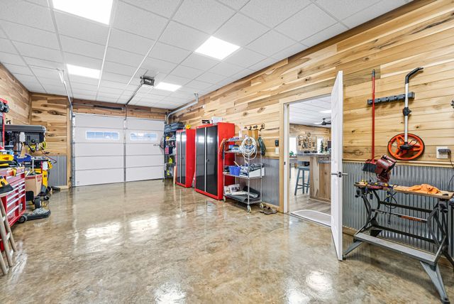 124 Eagle Nest Ct, Dover, TN 37058