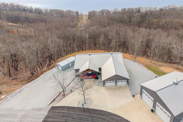 124 Eagle Nest Ct, Dover, TN 37058