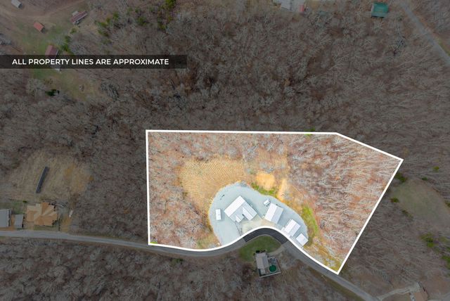 124 Eagle Nest Ct, Dover, TN 37058