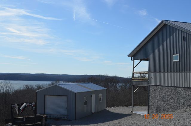 124 Eagle Nest Ct, Dover, TN 37058