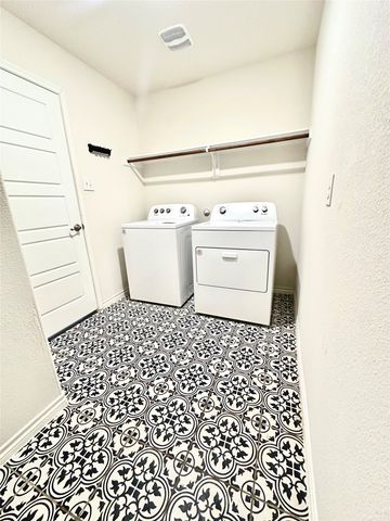 107 Exploration Way, Fate, TX 75189