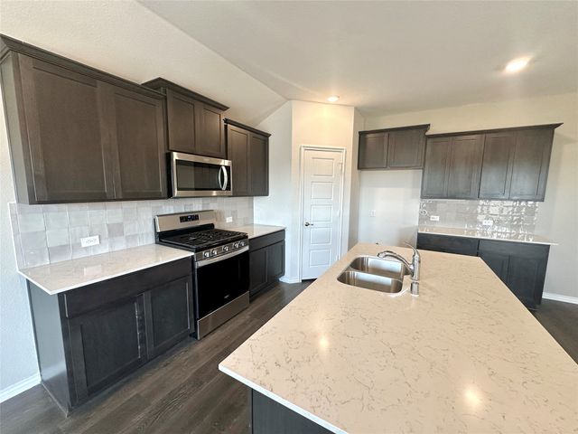 107 Exploration Way, Fate, TX 75189