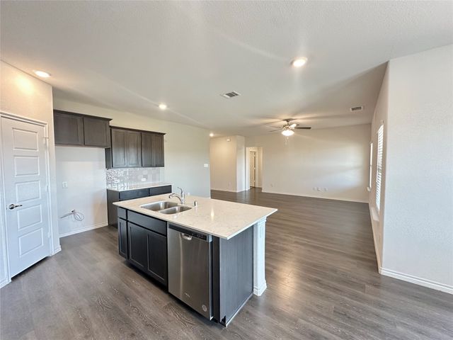 107 Exploration Way, Fate, TX 75189