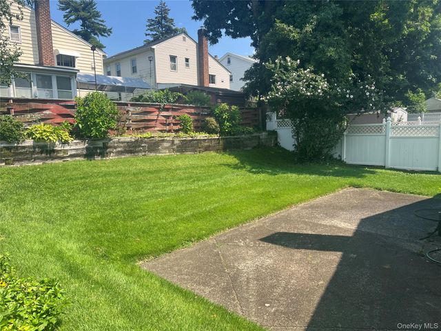 4139 248 Street, Little Neck, NY 11363