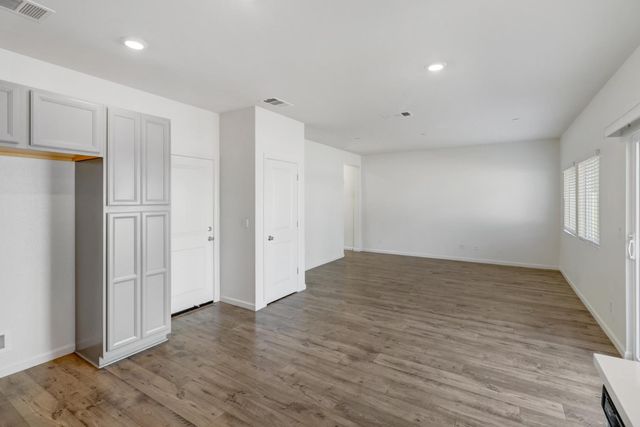 2887 Krone Way, Antelope, CA 95843