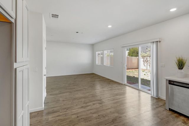 2887 Krone Way, Antelope, CA 95843