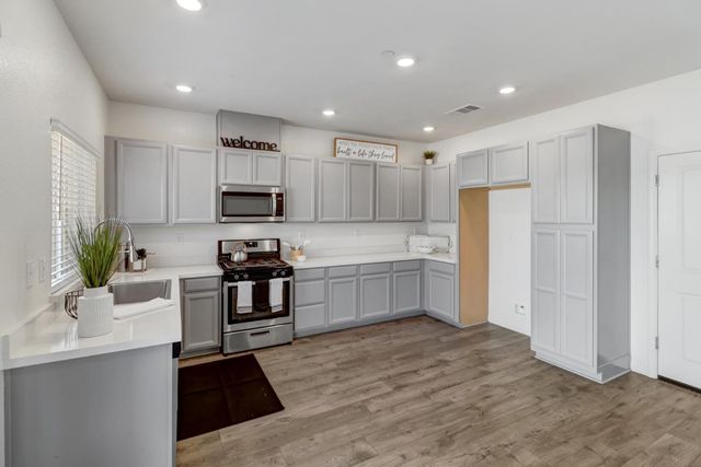 2887 Krone Way, Antelope, CA 95843