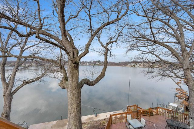 1080 Lane 210 Hamilton Lake, Hamilton, IN 46742