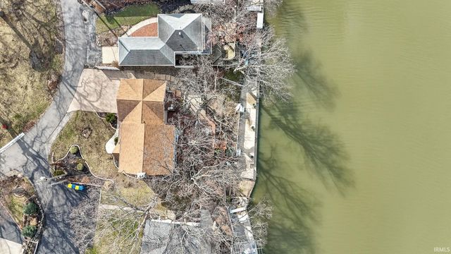 1080 Lane 210 Hamilton Lake, Hamilton, IN 46742