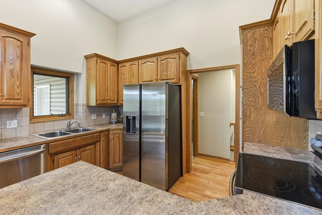 1617 OAK PARK Road, Council Bluffs, IA 51503