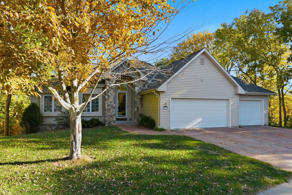 1617 OAK PARK Road, Council Bluffs, IA 51503