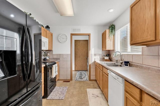 3806 Pronghorn Lane, Pueblo, CO 81005