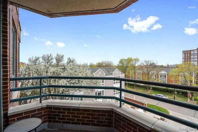 3320 Spinnaker Lane 4A, Detroit, MI 48207