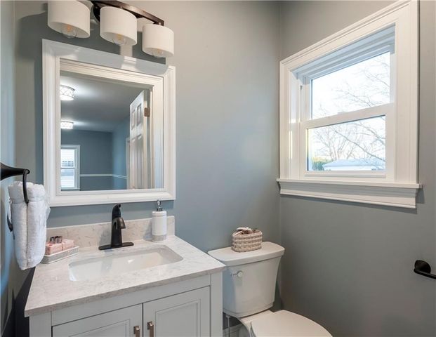 11 Crane St Street S, Pawtucket, RI 02860