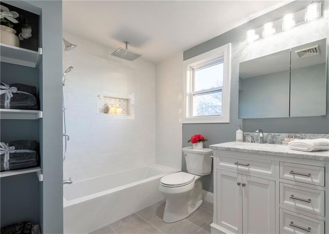 11 Crane St Street S, Pawtucket, RI 02860