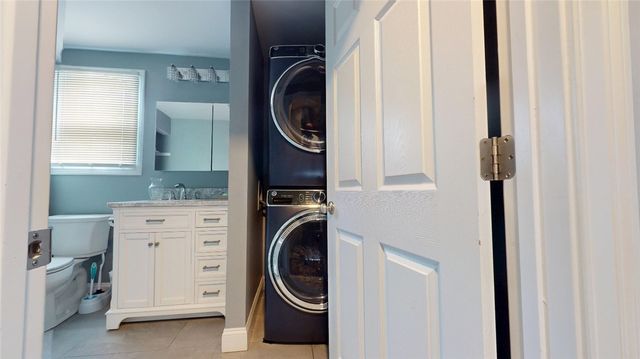 11 Crane St Street S, Pawtucket, RI 02860