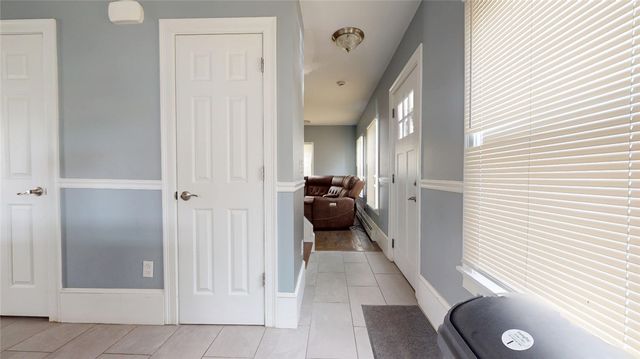 11 Crane St Street S, Pawtucket, RI 02860