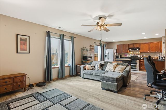 14839 99th Way SE, Yelm, WA 98597