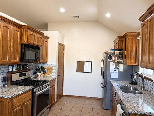 4236 Bradford Brook Drive, Norman, OK 73072