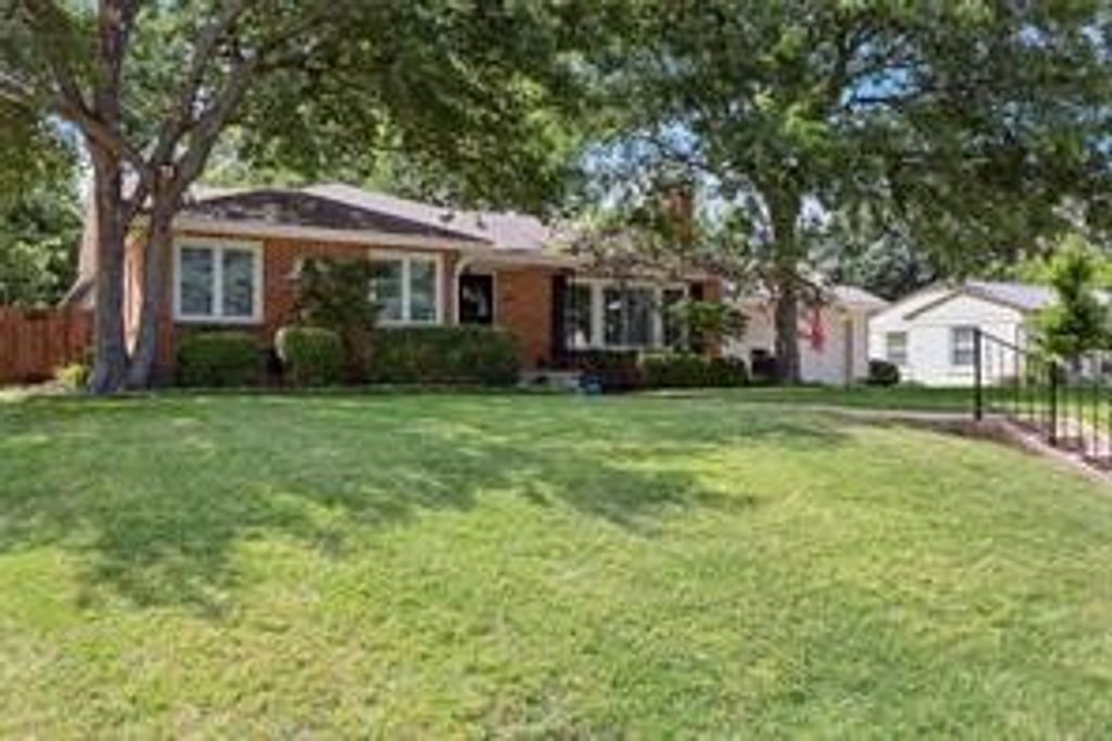 6371 Greenway Road, Fort Worth, TX 76116