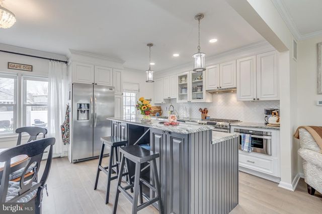 91 WILBUR HENRY DR, Florence, NJ 08518