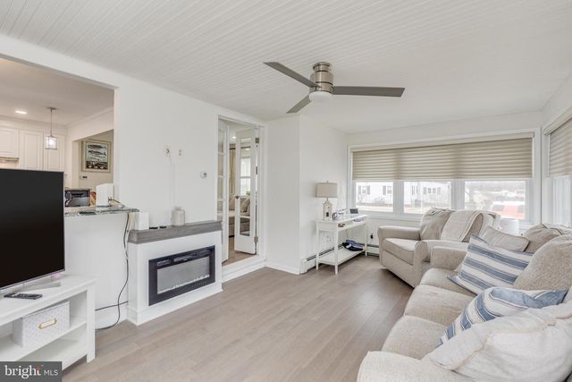 91 WILBUR HENRY DR, Florence, NJ 08518